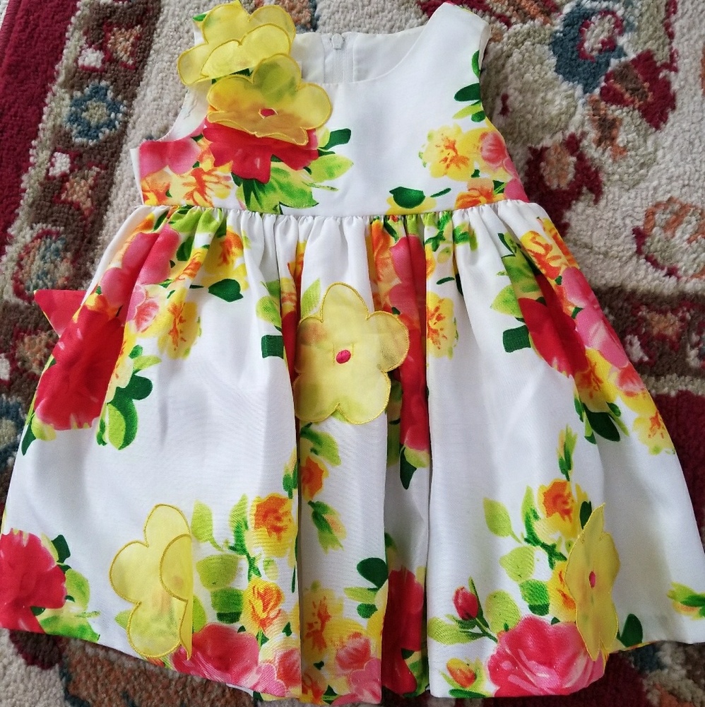 Girls clothes size 8months to 12months